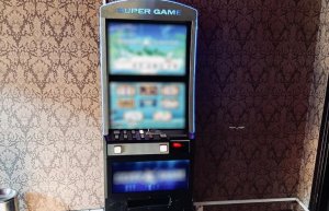 nieplagalny automat do gier hazardowych ujawniony w jednym z salonów