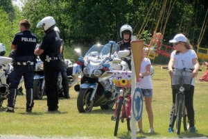 Policjanci podczas festynu z okazji Dni Koniecpola.