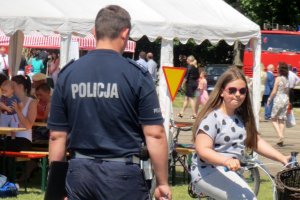 Policjanci podczas festynu z okazji Dni Koniecpola.