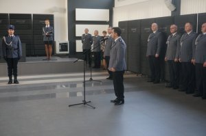 Zastępca Komendanta przemawia