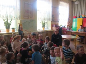 Policjantka i dzieci