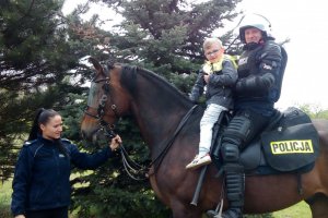 Zajęcia z policją konną.