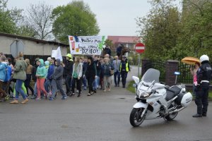 Happening &quot;Kochasz dzieci nie pal śmieci&quot;.