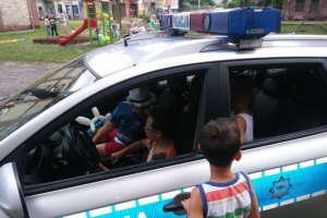 Dzielnicowi podczas pikniku w dzielnicy Ostatni Grosz.