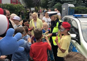 Policjanci na pikniku.