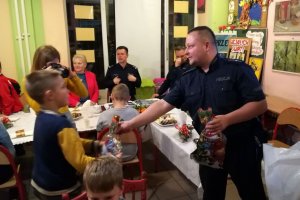 Mikołajkową wizyta u dzieci.