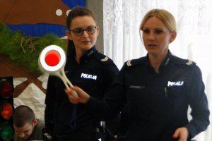 Policjantki ze świąteczną wizytą u podopiecznych z Bogumiłka.