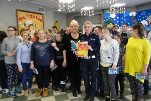 Policjantki ze świąteczną wizytą u podopiecznych z Bogumiłka.