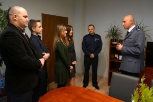 Spotkanie Komendanta z młodymi ludźmi w KMP Częstochowa.