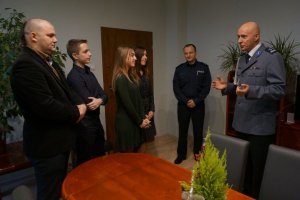 Spotkanie Komendanta z młodymi ludźmi w KMP Częstochowa.