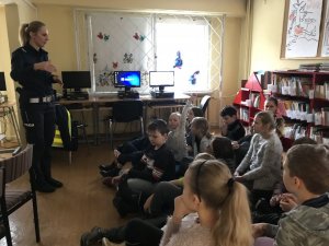 Bibliotekowe spotkanie z policjantką