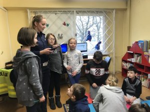 Bibliotekowe spotkanie z policjantką