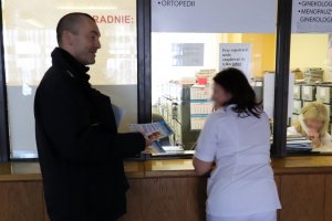„Uważaj Seniorze”. Wspólne działania policji i szpitala na Parkitce