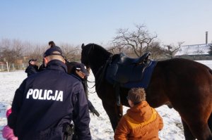 Częstochowscy jeźdźcy i honorowi dawcy krwi dzieciom