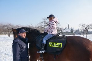 Częstochowscy jeźdźcy i honorowi dawcy krwi dzieciom