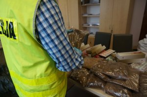 tytoń i papierosy przejęte przez policję gospodarczą