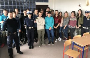 Policjanci odwiedzili dzieci i młodzież z Koniecpola