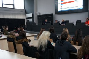Lekcja ratowania życia z częstochowską policją