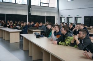 Lekcja ratowania życia z częstochowską policją
