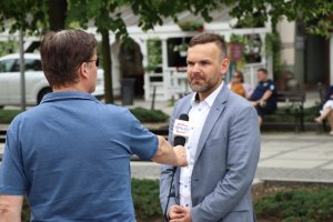 Konferencja prasowa w Alejach.