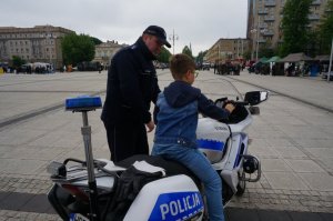 Częstochowscy policjanci na pikniku służb mundurowych