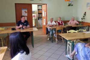 Z seniorami o oszustwach przy podpisywaniu umów