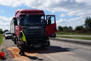Zderzenie dwóch ciężarówek na DK1