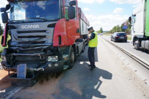 Zderzenie dwóch ciężarówek na DK1