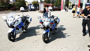 Policjanci dbają o bezpieczną drogę do szkoły
