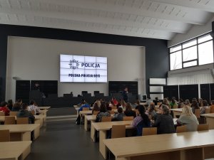 Wizyta uczniów z Blachowni w częstochowskiej komendzie