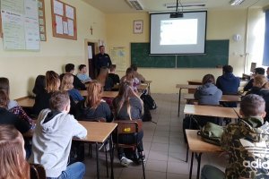 Policjanci zachęcali do wstąpienia w swoje szeregi