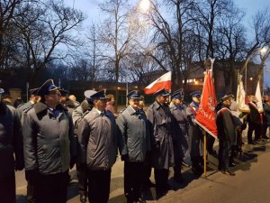 policjanci podczas przemarszu w hołdzie Żołnierzom Wyklętym