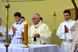 policjanci maszerujący w hołdzie żołnierzom wyklętym