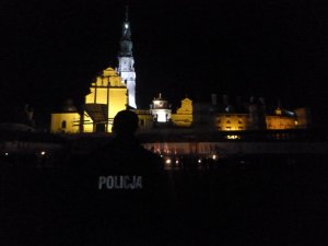 napis policja w tle Jasna Góra