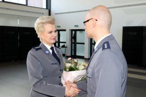 policjanci podczas uroczystości wprowadzenia nowych zastępców komendanta Miejskiego Policji w Częstochowie