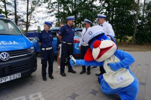 zdjęcie grupowe policjantów ze Sznupkiem