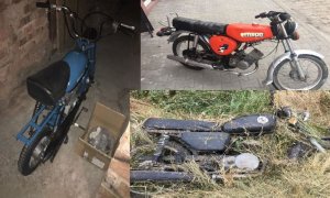 trzy motocykle, jeden z nich koloru niebieskiego stoi w pomieszczeniu, drugi koloru czerwonego stoi na chodniku, trzeci koloru czarnego leży w trawie