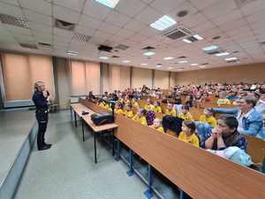 zdjęcie ze spotkania policjantów na Politechnice