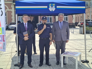 na zdjęciu prezydent miasta Częstochowy Komendant Miejski Policji w Częstochowie oraz prezes ZGM TBS