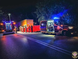 Zdjęcie poglądowe- służby na miejscu wypadku