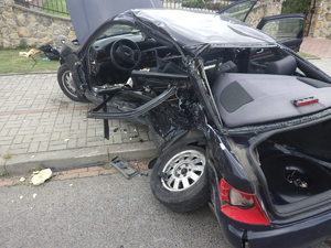 Zniszczony pojazd, który brał udział w wypadku