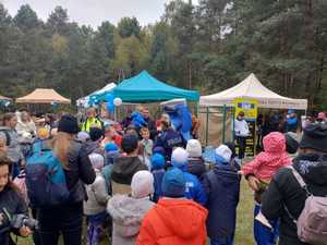 Piknik wśród zgromadzonych uczestników