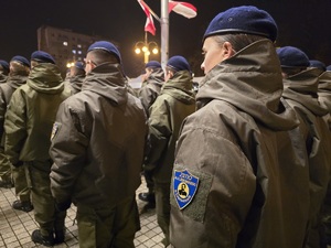 Klasy mundurowe stoją w szyku