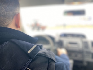 Awatar- policjanat w radiowozie