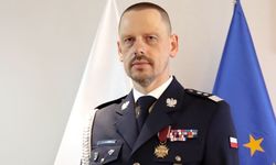 Komendant Główny Policji w umundurowaniu wyjściowym