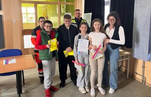 Laureaci pozują do wspólnego zdjęcia