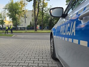 Policyjny patrol na drodze