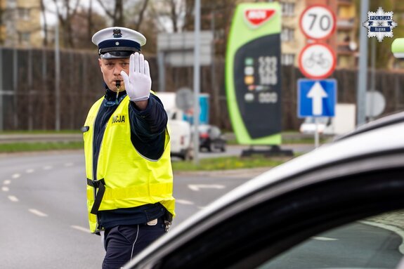Nowe przepisy drogowe wprowadzone dla młodych kierowców